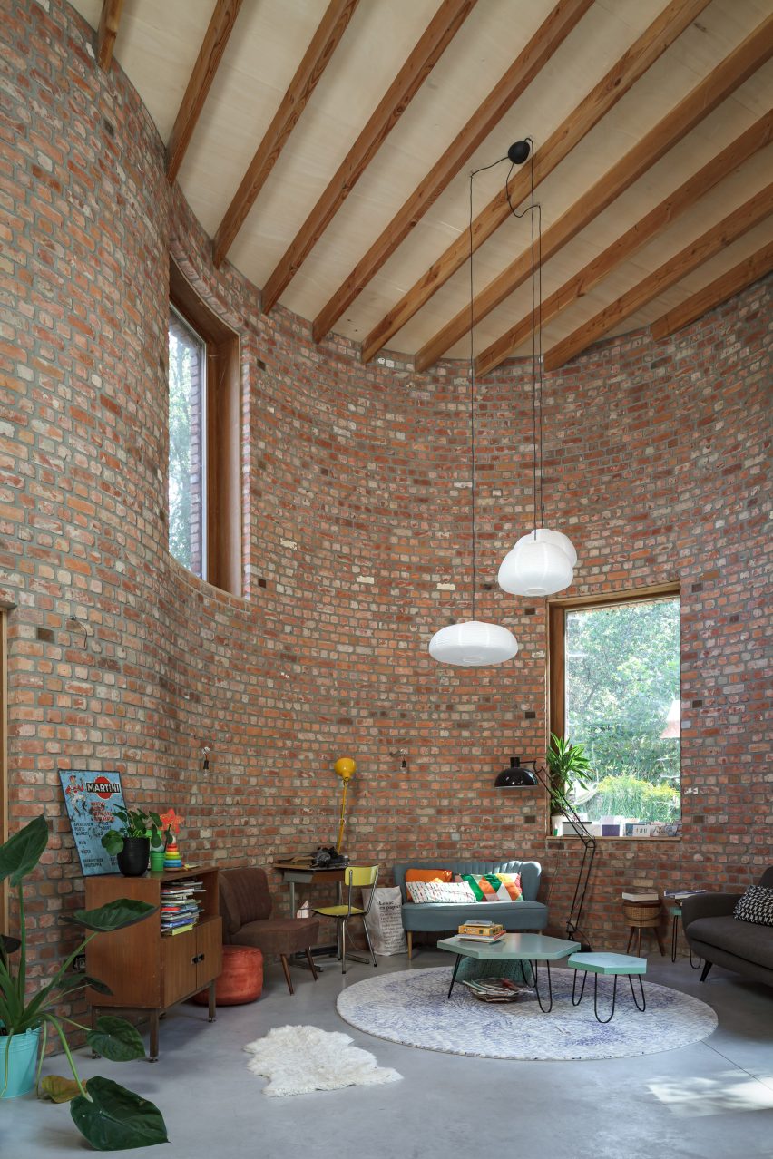 Casa GjG construida con ladrillos reciclados por BLAF Architecten, Gante, Bélgica