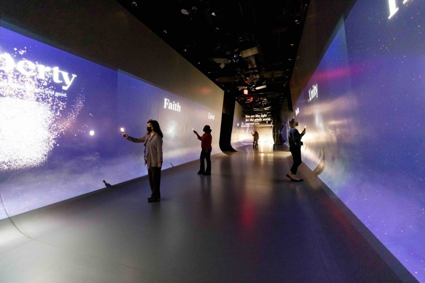 Local Projects diseñó un espacio de exhibición interactivo para el Center for Faith and Freedom Discovery